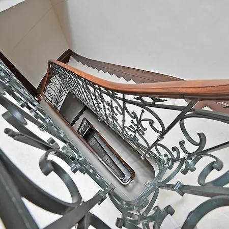 Apartment Place Carnot 1900: Coeur De